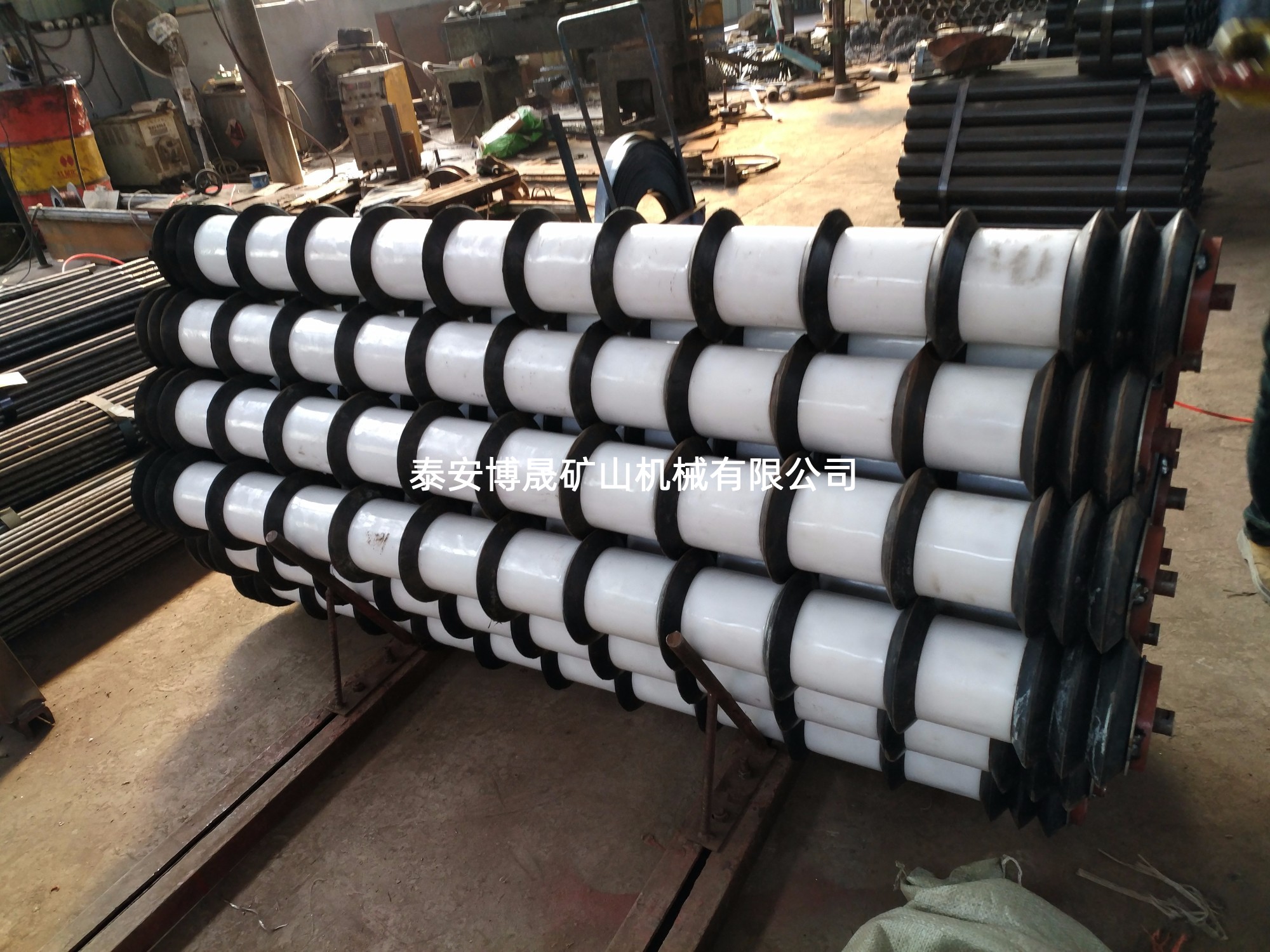 托輥、滾筒、托輥支架-泰安博晟礦山機(jī)械有限公司